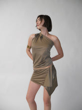 Load image into Gallery viewer, Camel Ruffle Drape Set
